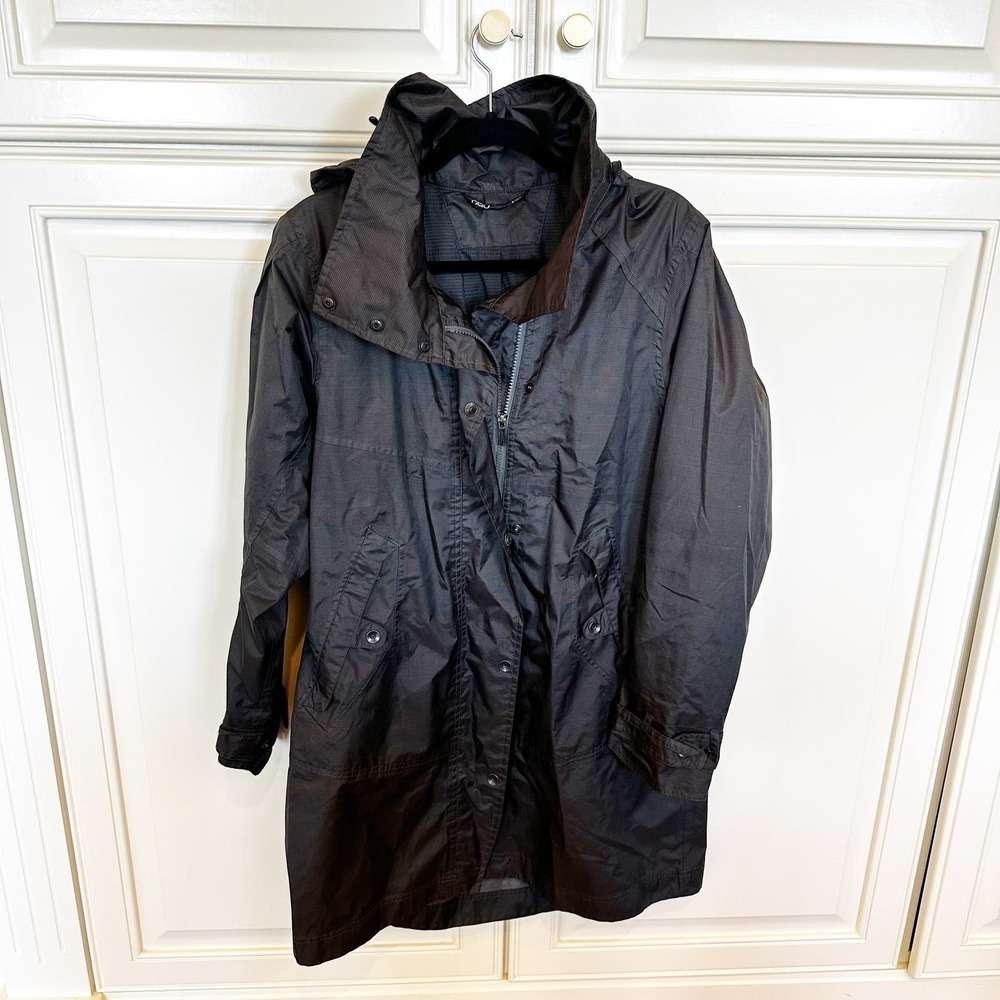 Nau Men’s Black Plaid Nylon Windbreaker Rain Coat Jacket